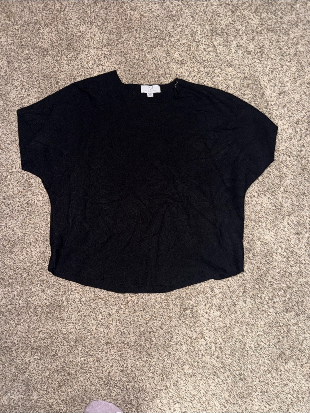 Womenโs Magaschoni black top